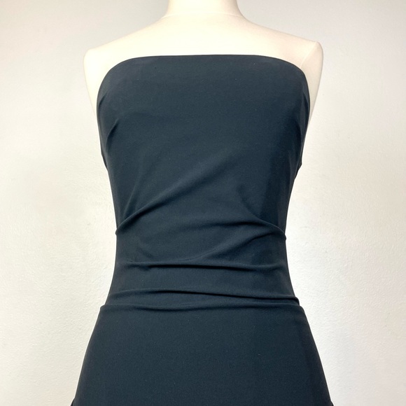 NICOLE MILLER sexy black strapless classic gown with train. Ruched, tailored. 2 - Picture 5 of 17